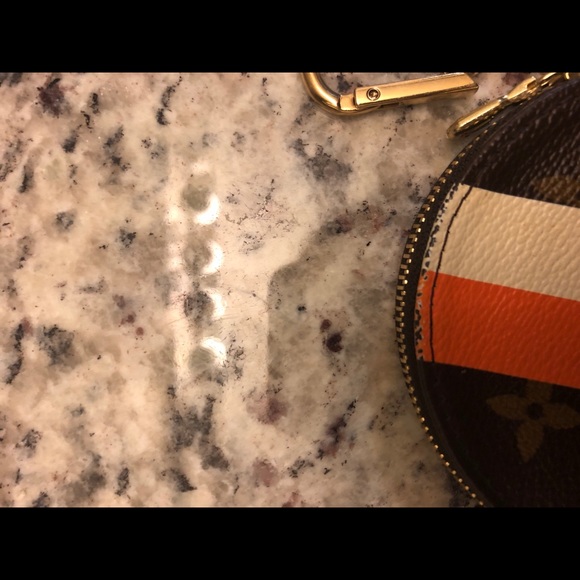 Louis Vuitton Bellboy Authentic Pouch - Picture 4 of 8